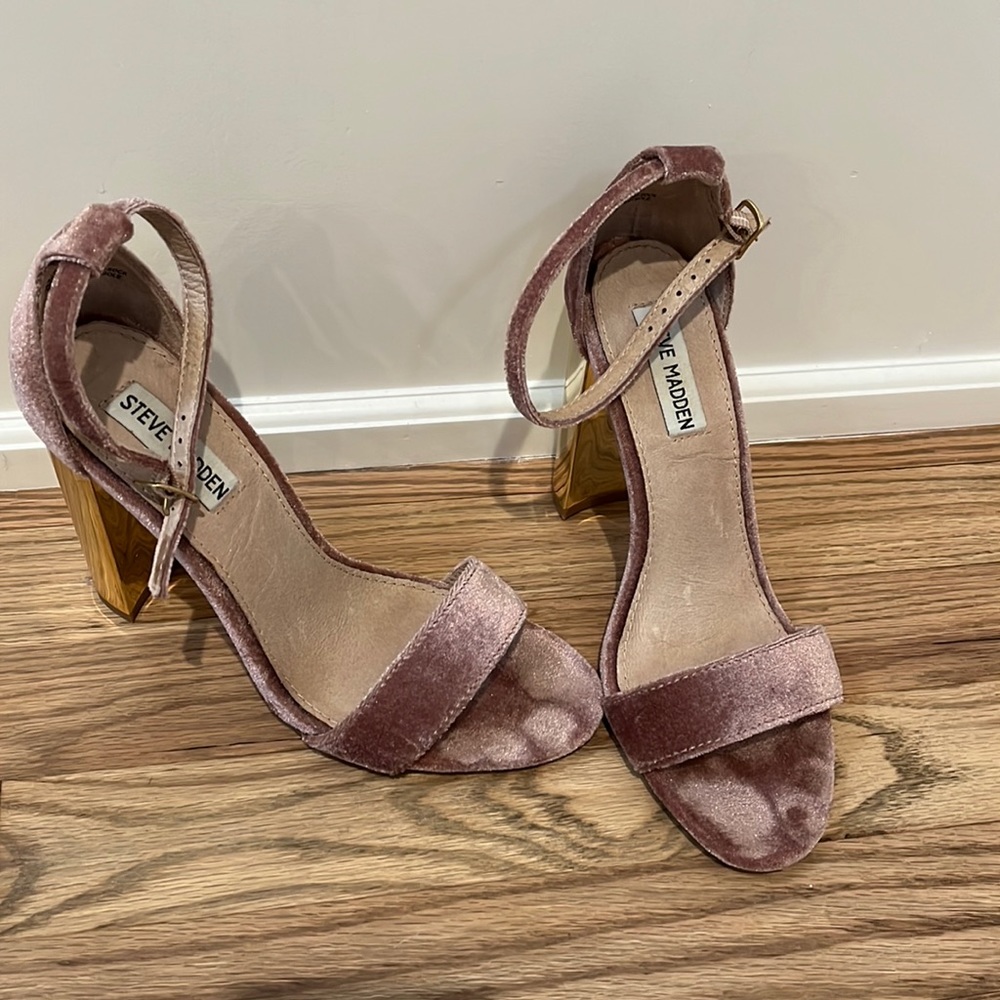 Blush velvet Steve Madden heel